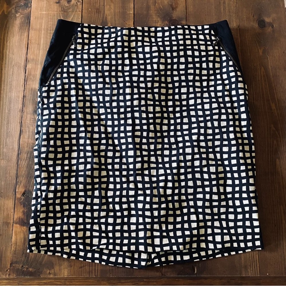 The Limited printed black skirt